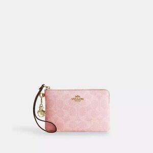Coach Corner Zip Wristlet In Signature Canvas With Charm In Powder Pink NWT